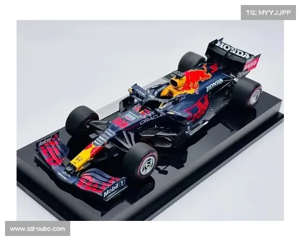 维斯塔潘：力争第五冠，已着手申请更换3号车标